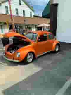 orange car