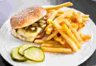 PHILLY BURGER W/FRIES