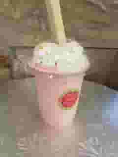 24 Oz Strawberry/Banana Cheesecake Smoothie