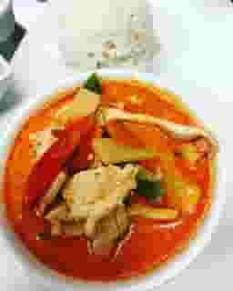 L Red Curry