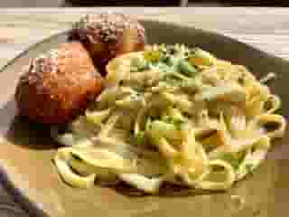 Fettuccine Alfredo