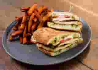 CHICKEN SANDWICH
