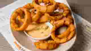 THICK-CUT ONION RINGS