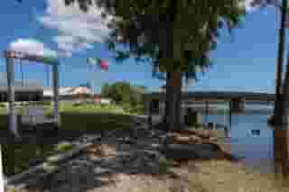 Love's Seafood Restaurant in Savannah, GA