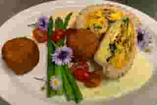 mother's day brunch. Crab cakes & quiche