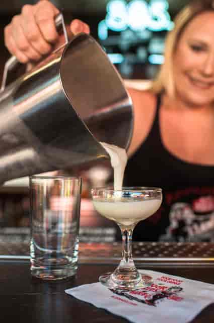 bar tender