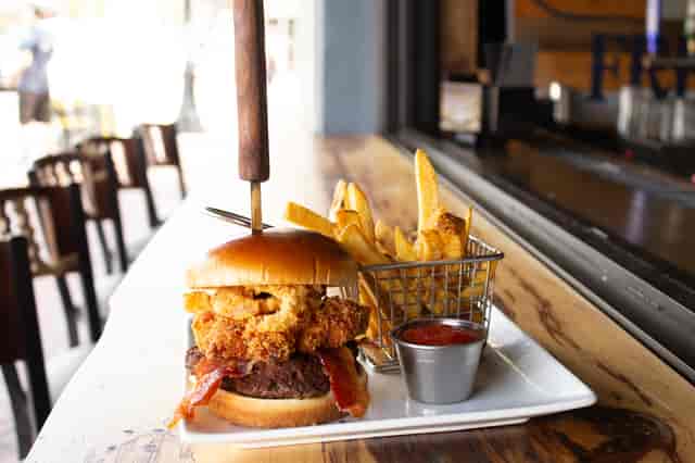 Mac Daddy Burger