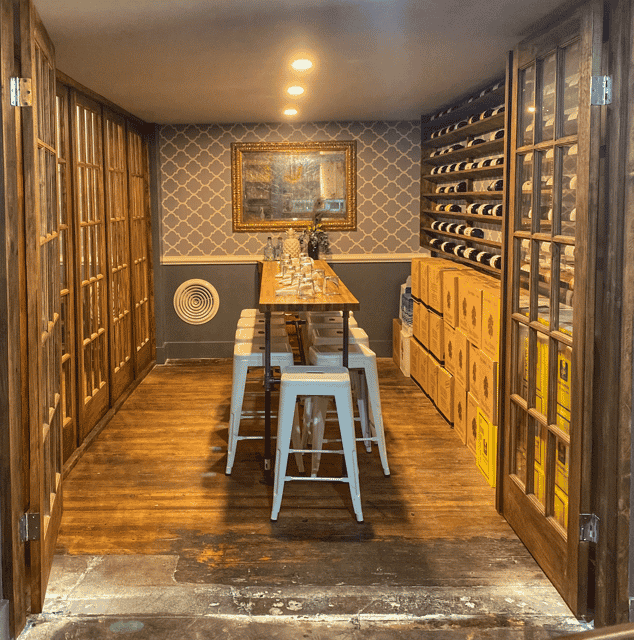 Common Restaurant . Bar