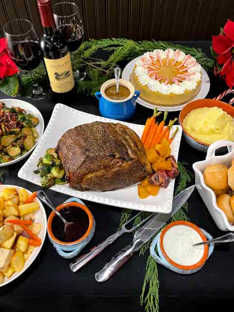 Holiday dinner packages