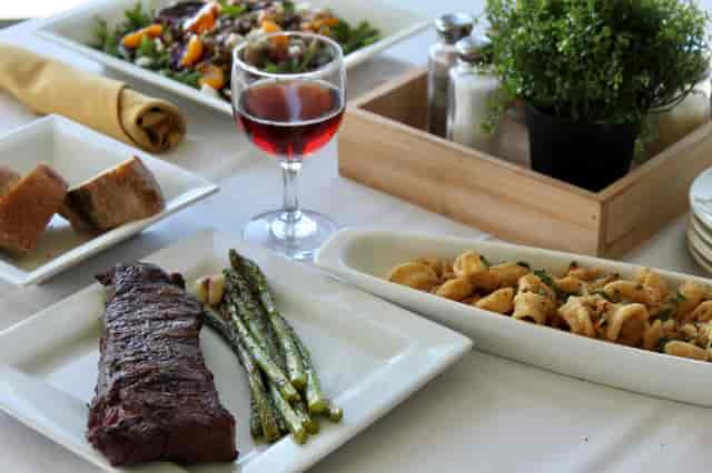Steak/calamari/salad