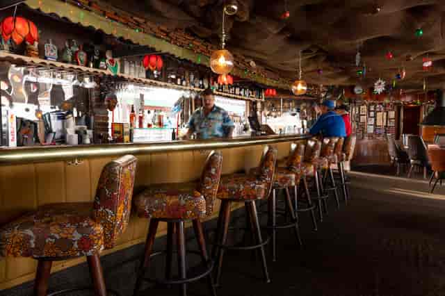 bar