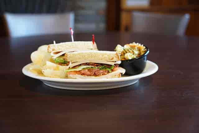 About Mountaineer Lounge American Restaurant in South Williamsport, PA