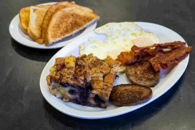 mel's breakfast with blueberry