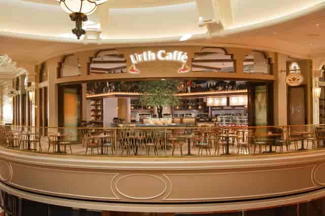 Beautiful Urth Wynn Las Vegas curved entrance on second story of the Wynn Plaza