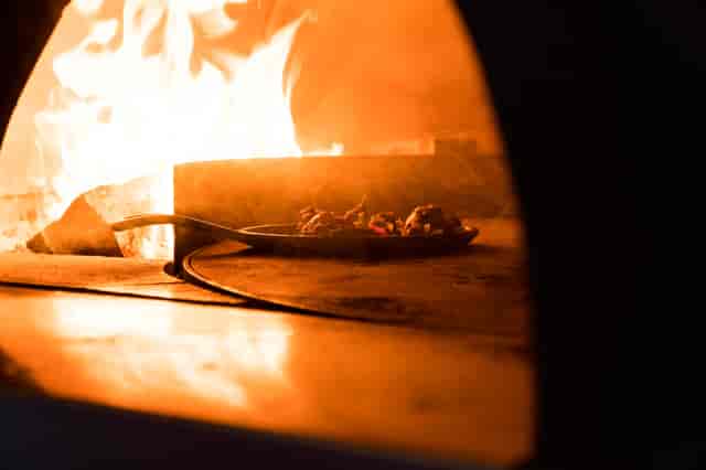 WOODFIRE OVEN PIZZA