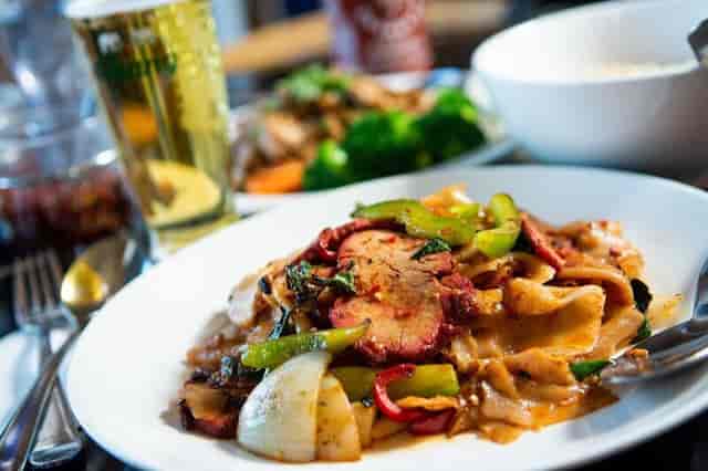 food moo dang thai