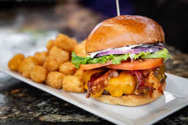 cheeseburger and tots