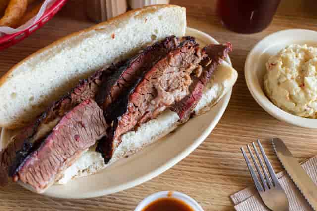 sliced beef poboy