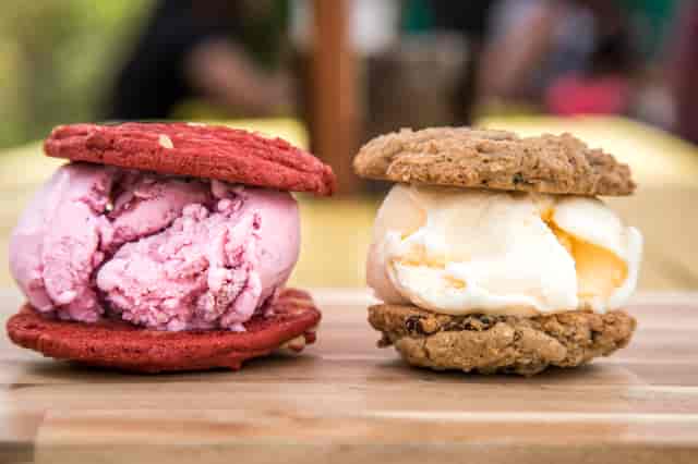 red velvet cookies