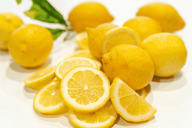 sliced citrus fruit