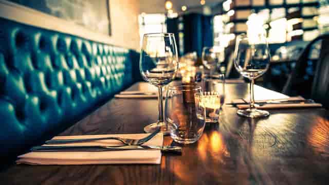 Fine dining place setting