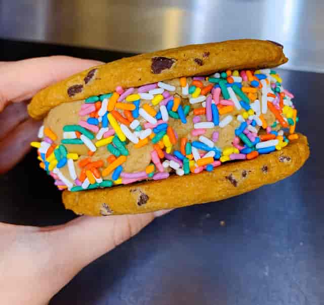 Ice cream sandwich