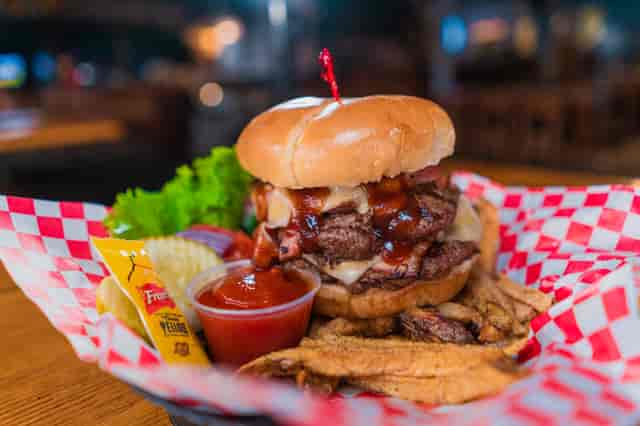 helenateher burger