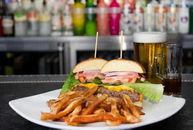 The Whistle Sports Bar & Grill Sports Bar in Oak Lawn, IL