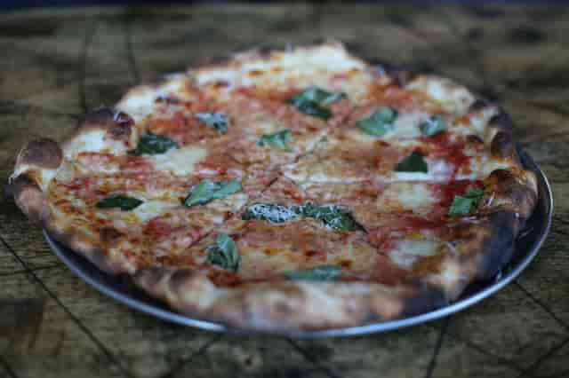 cheese pizza