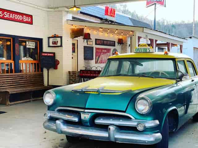 Star Diner Fine Dining Restaurant in Marshall, NC