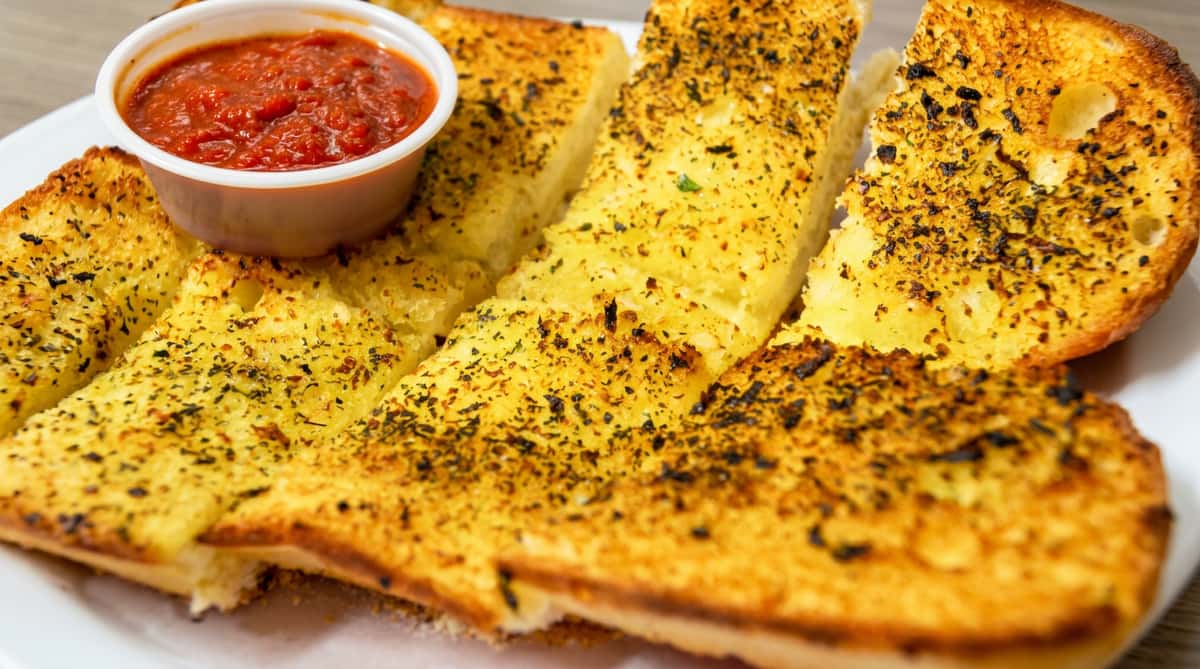 garlic-bread-marinara