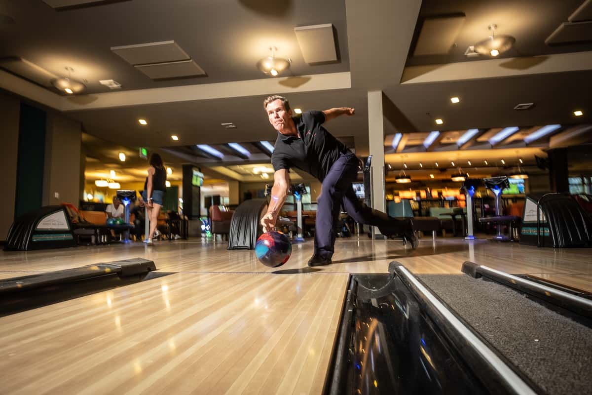 thanksgiving bowling