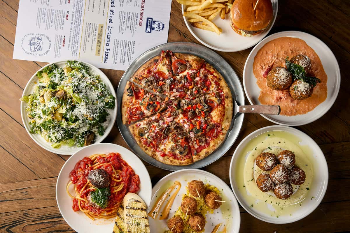 Variety of Italian, American and Pizza entrees in Broad Ripple