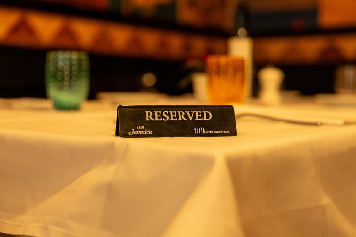 Restaurant Reservation Checklist: What to Confirm Before You Book