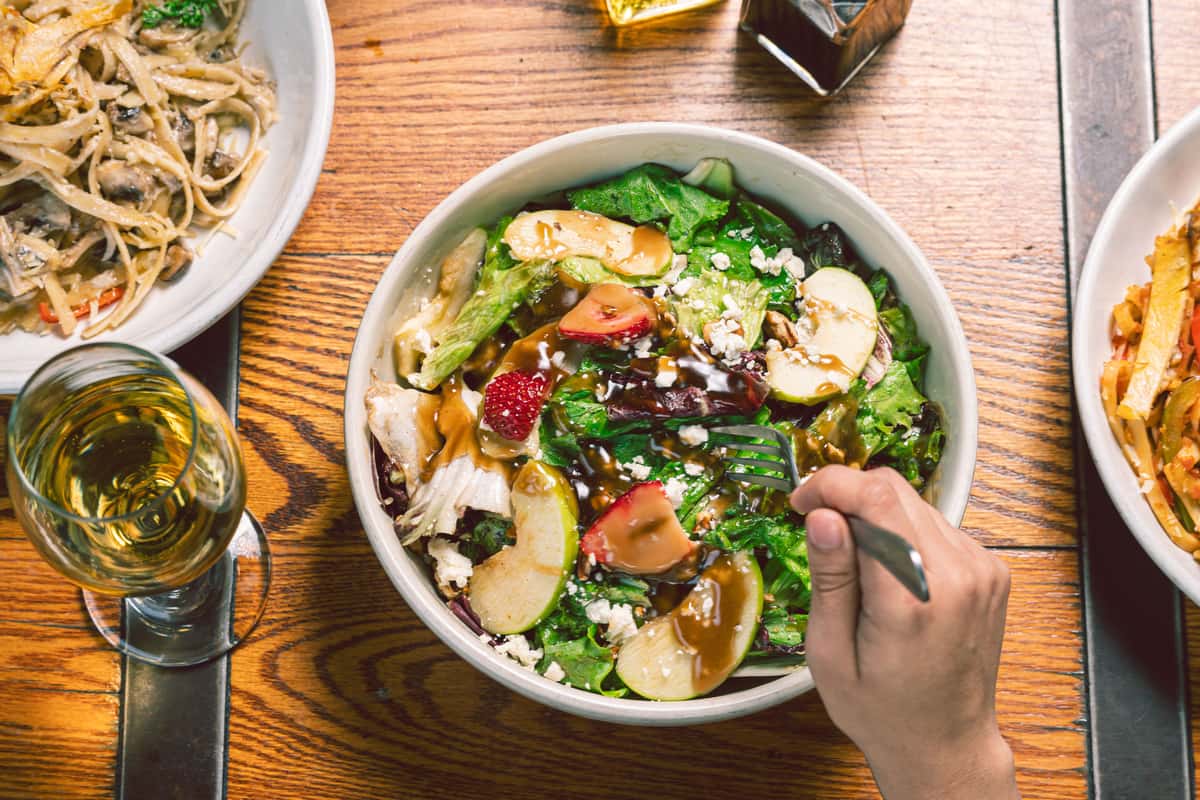 What to Eat with Fresh Salads at a Restaurant