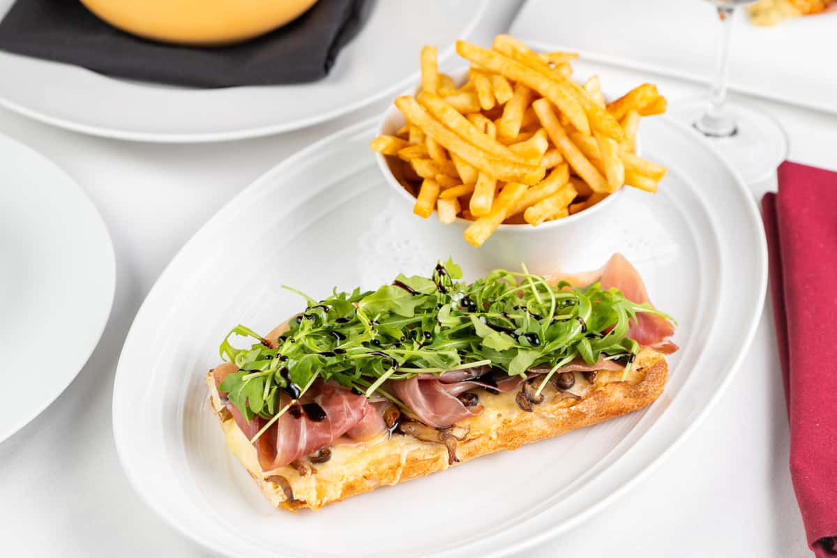 prosciutto tartine