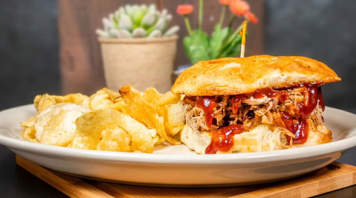 bbq-pulled-pork-sandwich