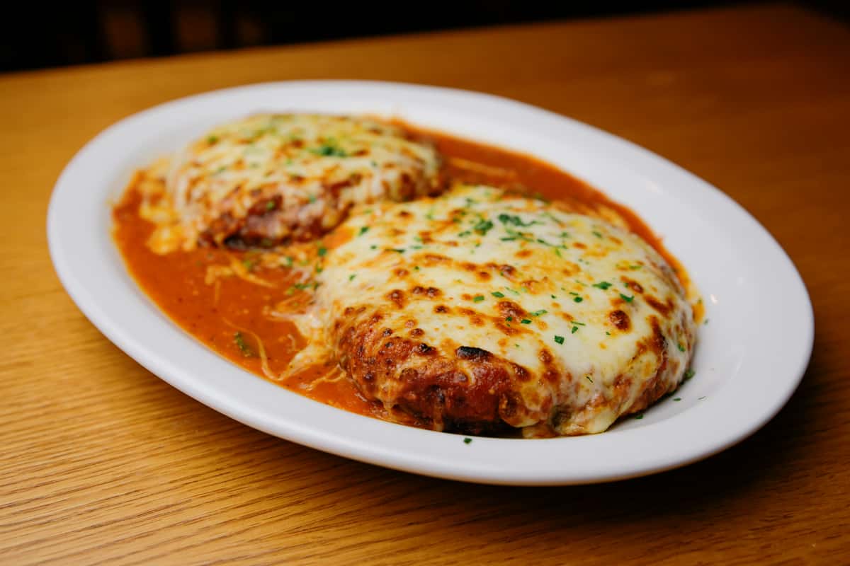 PHOTO OF A CHICKEN PARMESAN