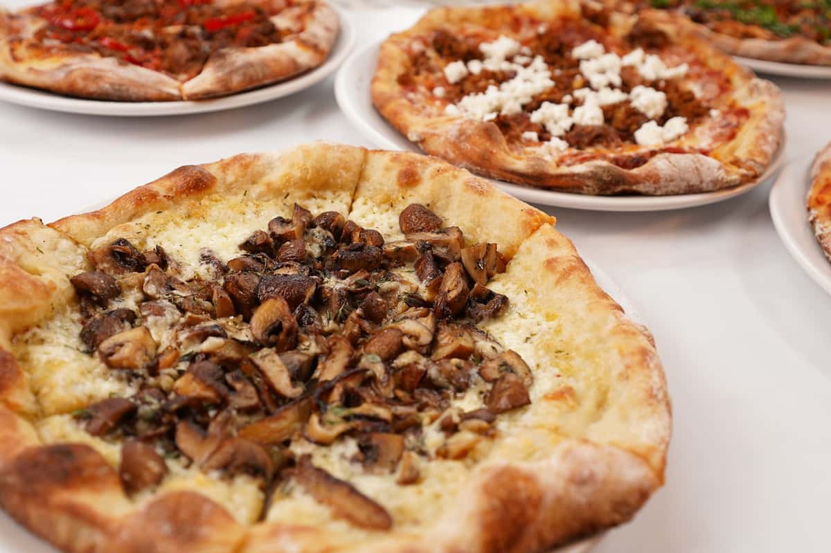wild mushroom pizza