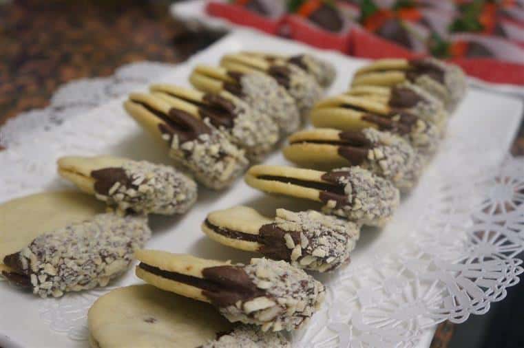 tray of italian cookies