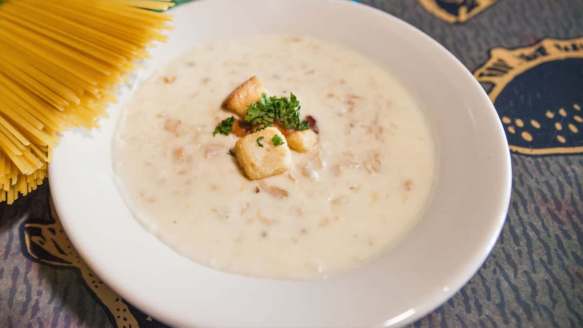 New England Clam Chowder Recipe - Simply Stacie