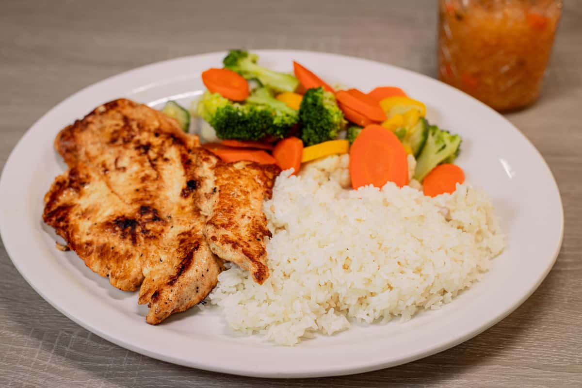 Grilled chicken breast Steam vegetables