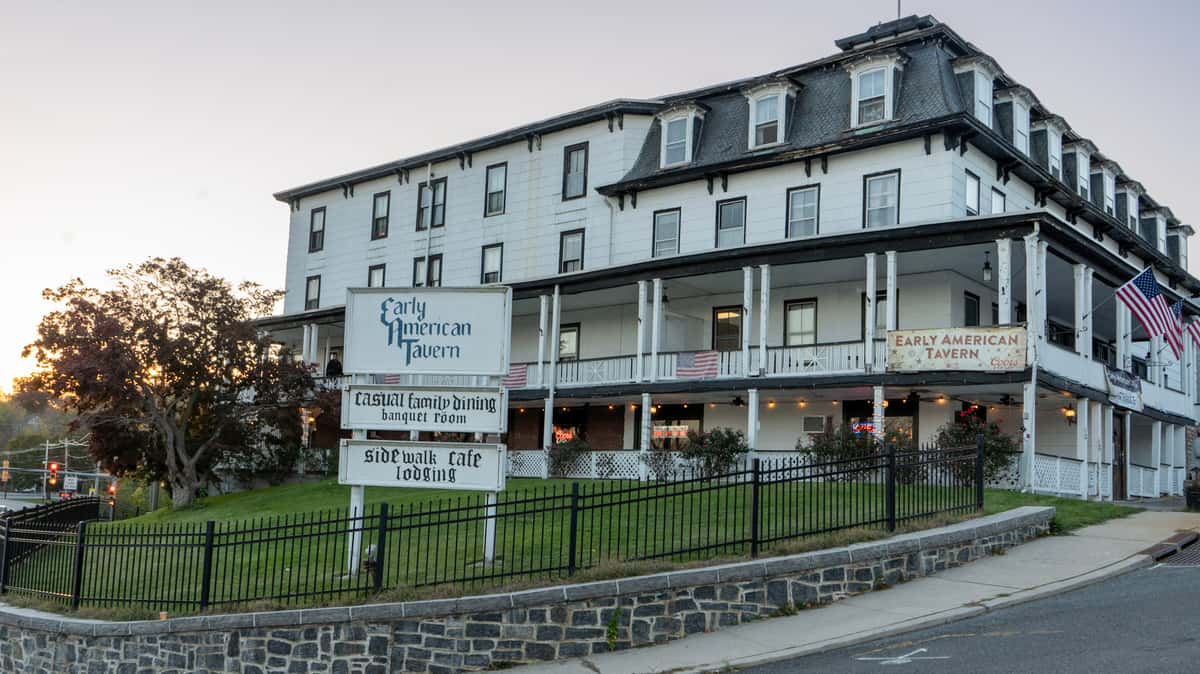 Early American Tavern Restaurant in Sussex, NJ