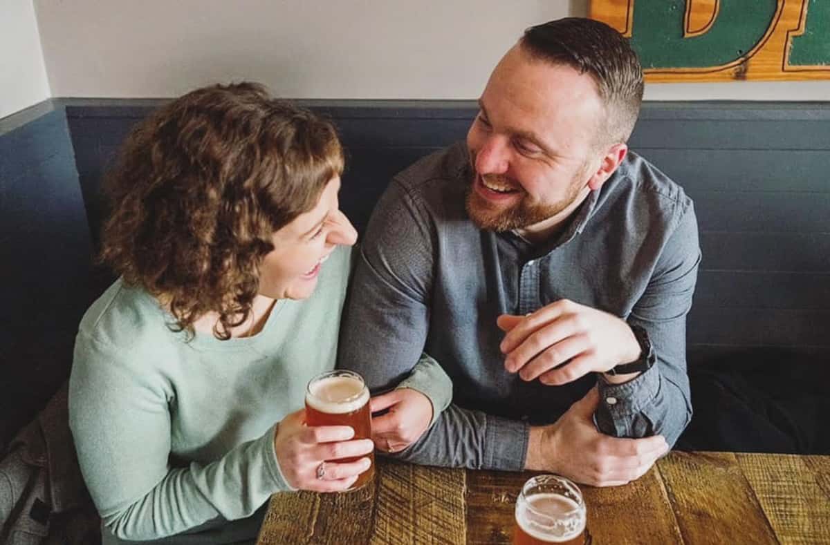couple drinking beer