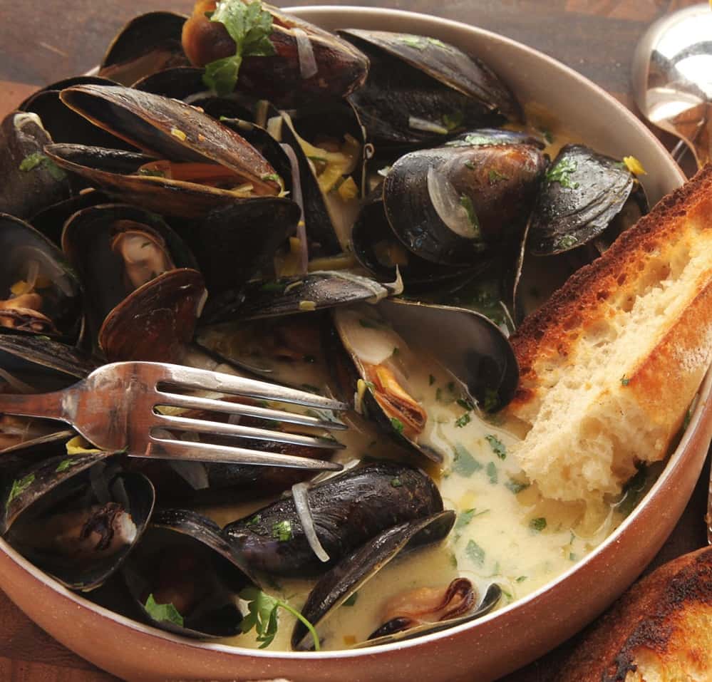 Almalfi Mussels Pot Appetizer