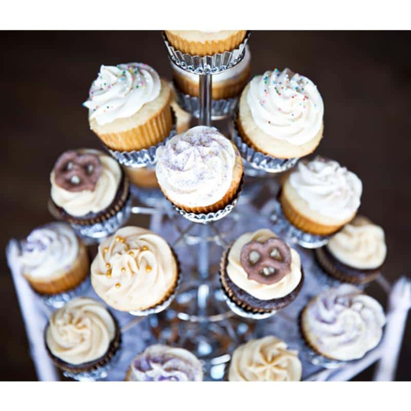 METAL CUPCAKE HOLDER