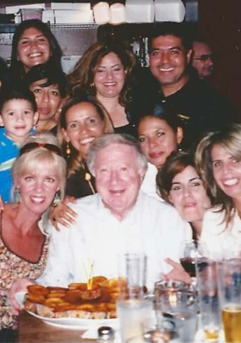 Nuevo_Laredo_Cantina_Chance-Evans-And-Friends.jpg