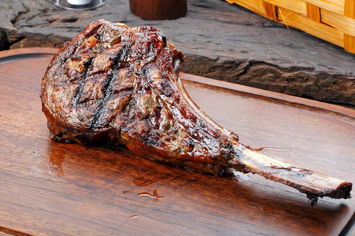 tomahawk steak