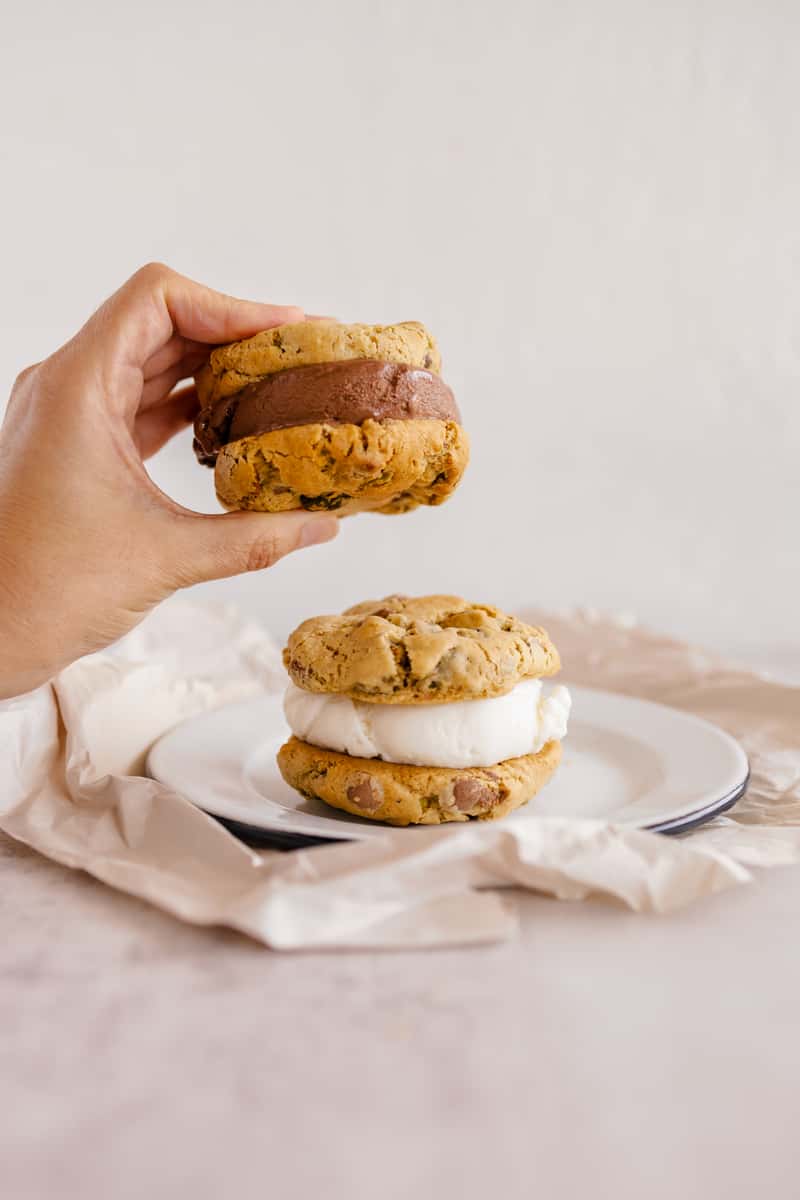 gelato cookie sandwich