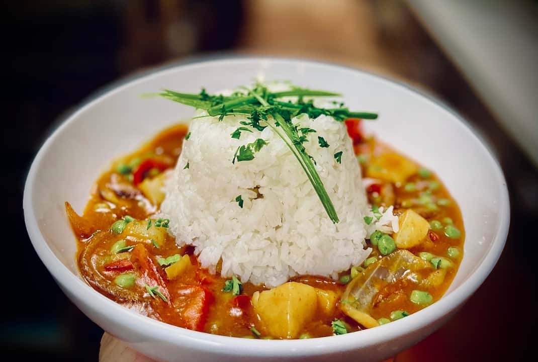 Image of a curry rice in a bowl